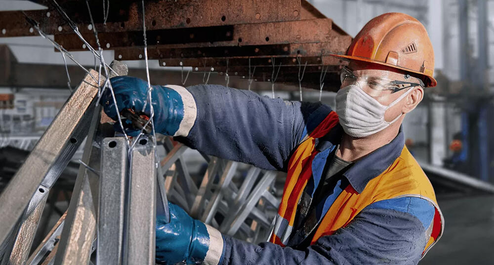 Нержавеющая сталь в строительстве: какие марки лучше для наружных конструкций?